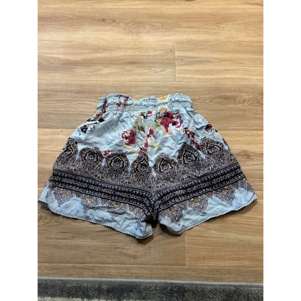 Shorts - Picture 4 of 4